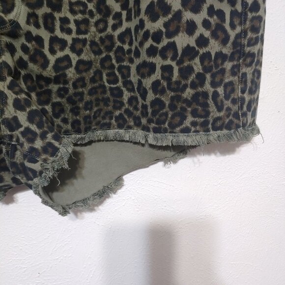 Good American Leopard Print Jean Shorts Women Plus Size 24W - Picture 4 of 10